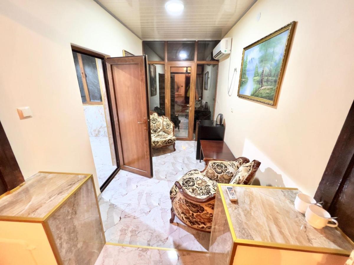 Hotel Royal Kutaiszi Kültér fotó