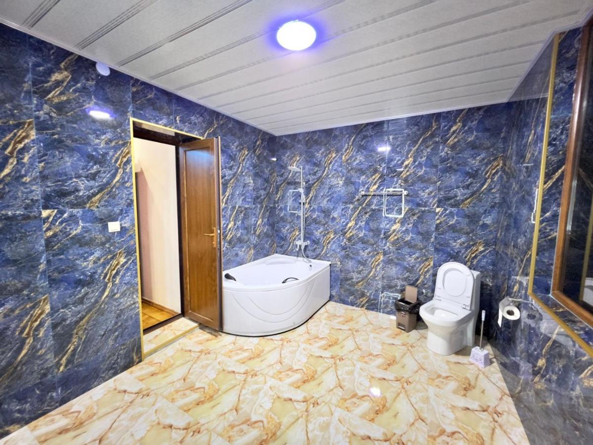 Hotel Royal Kutaiszi Kültér fotó