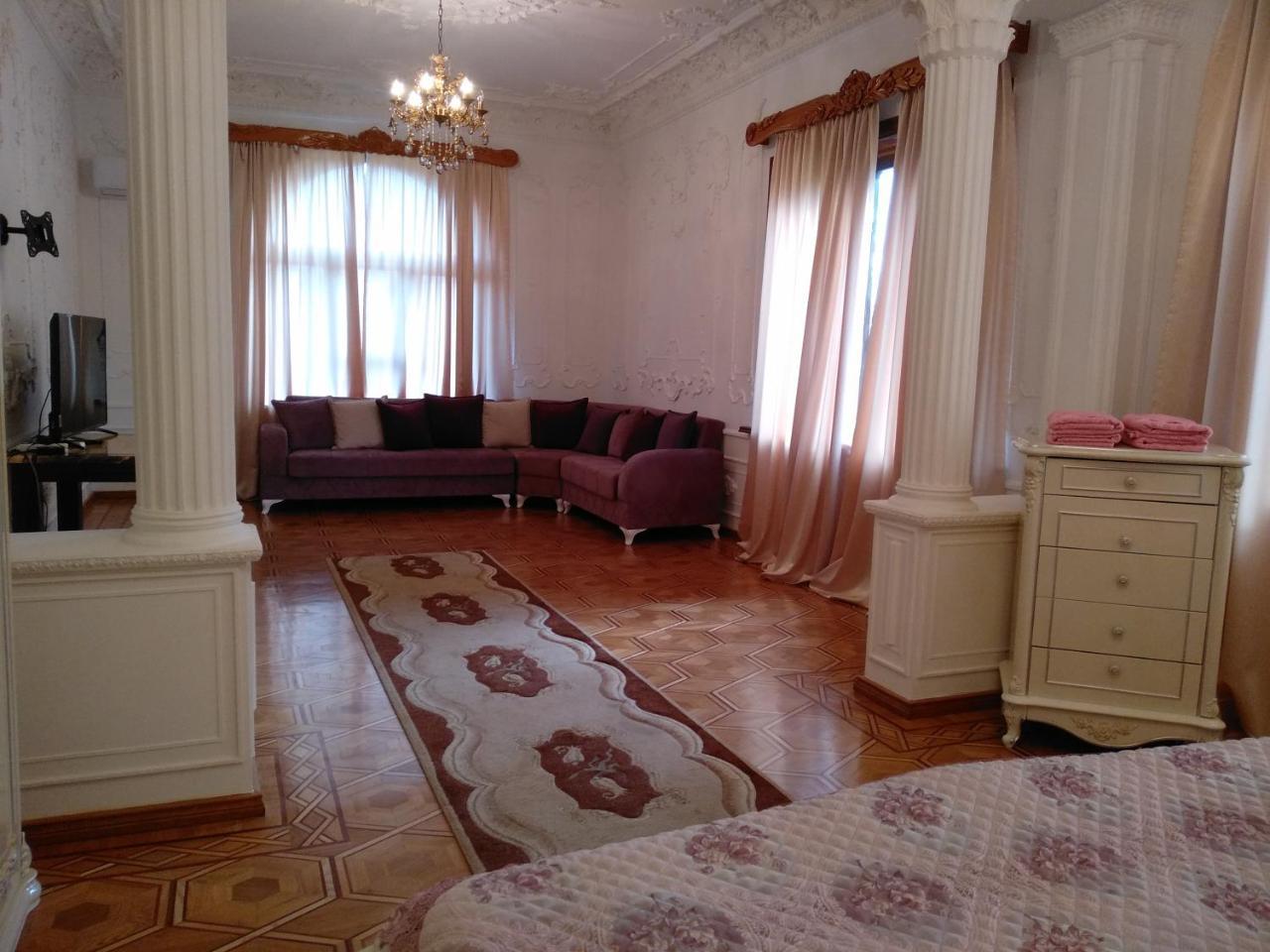 Hotel Royal Kutaiszi Kültér fotó