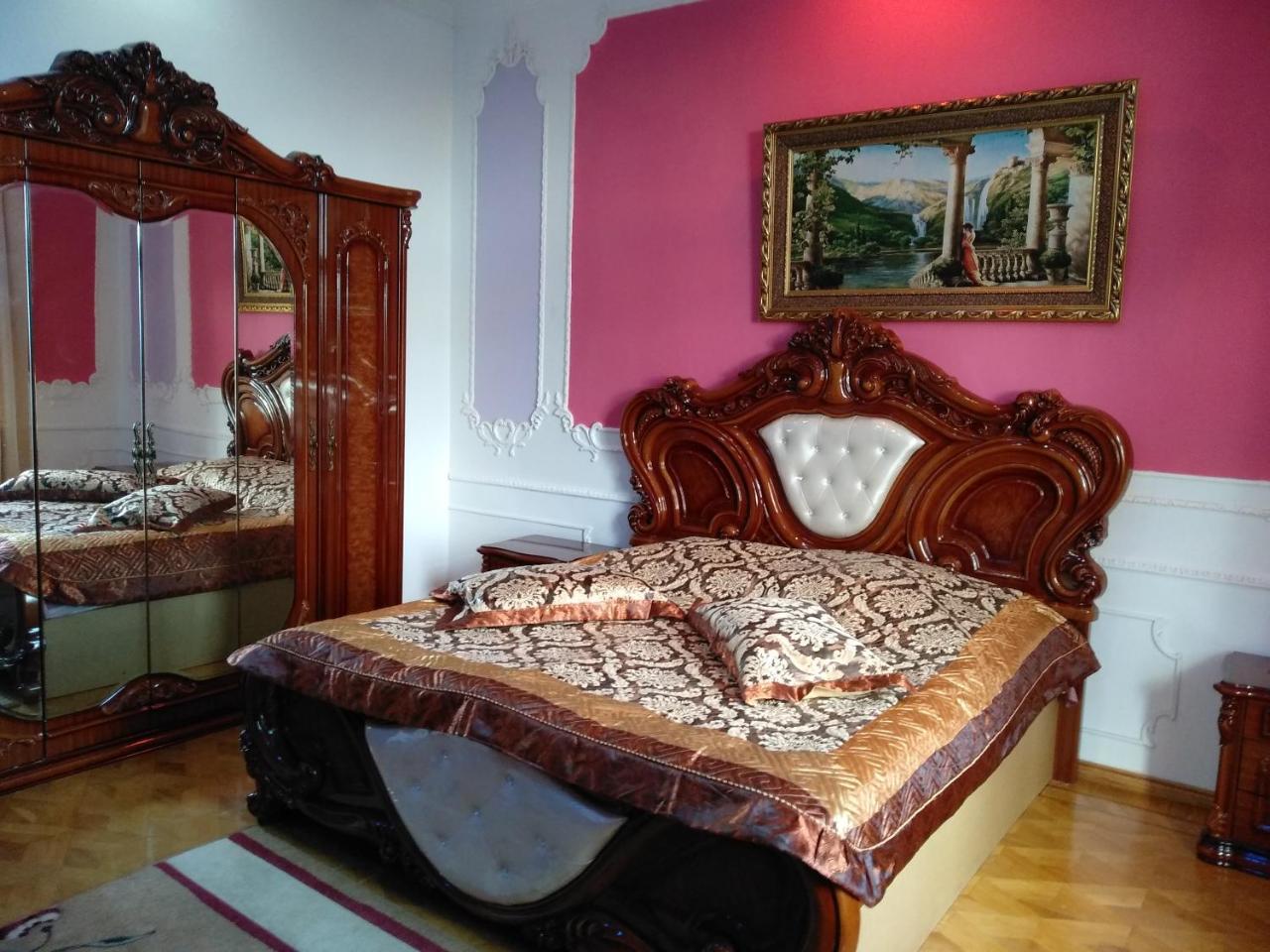 Hotel Royal Kutaiszi Kültér fotó