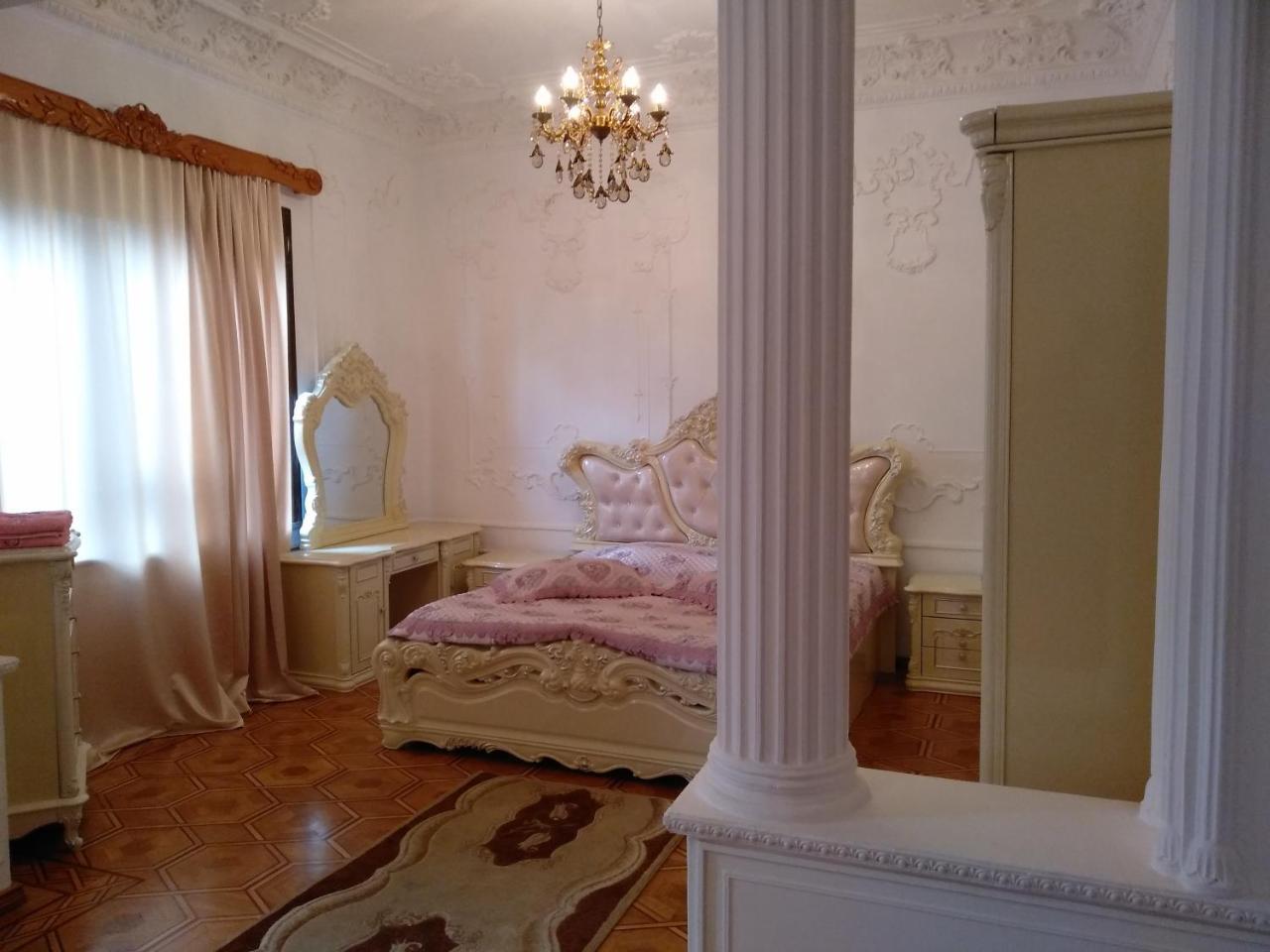 Hotel Royal Kutaiszi Kültér fotó